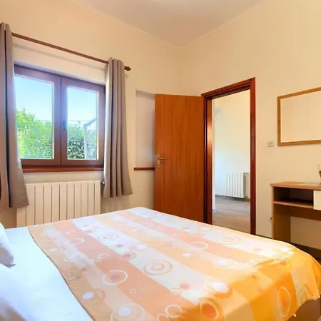 Βίλα Beautiful Parenzana With Pool In Vižinada