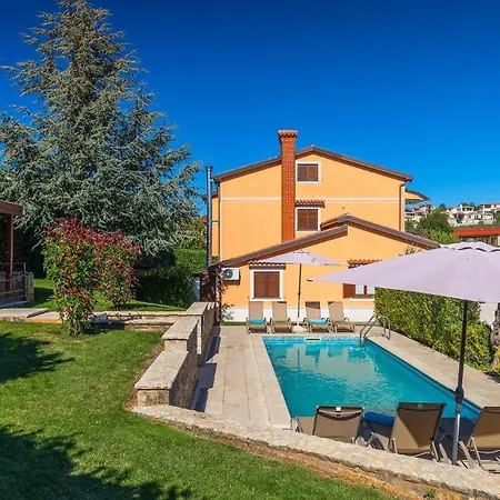 Beautiful Parenzana With Pool In * Vižinada
