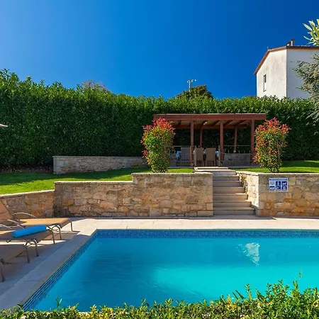 Beautiful Parenzana With Pool In Villa *