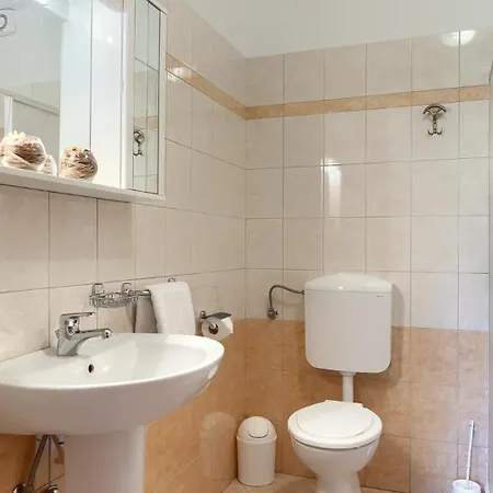 Beautiful Parenzana With Pool In Villa