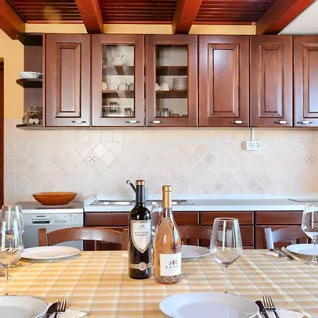 Beautiful Parenzana With Pool In Villa