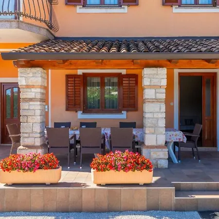Villa Beautiful Parenzana With Pool In