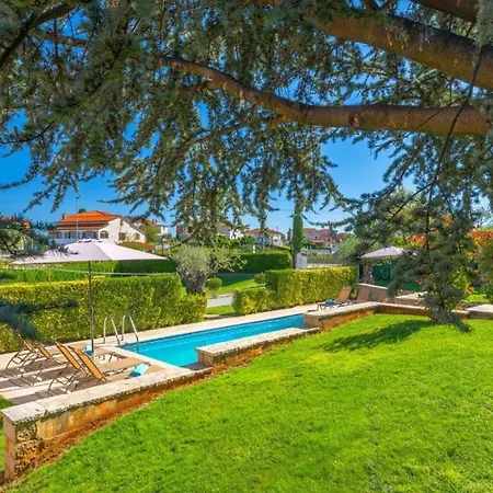 Beautiful Parenzana With Pool In Villa *