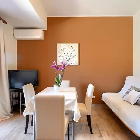 Villa Beautiful Parenzana With Pool In *