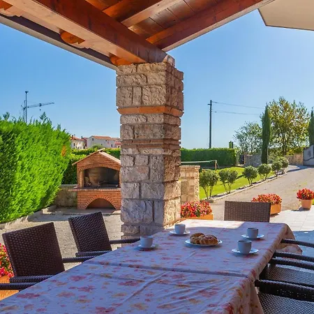 Vila Beautiful Parenzana With Pool In *