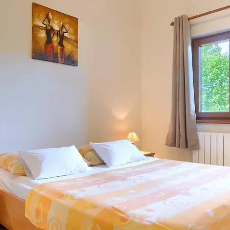 Beautiful Parenzana With Pool In Villa