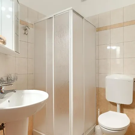 Vila Beautiful Parenzana With Pool In